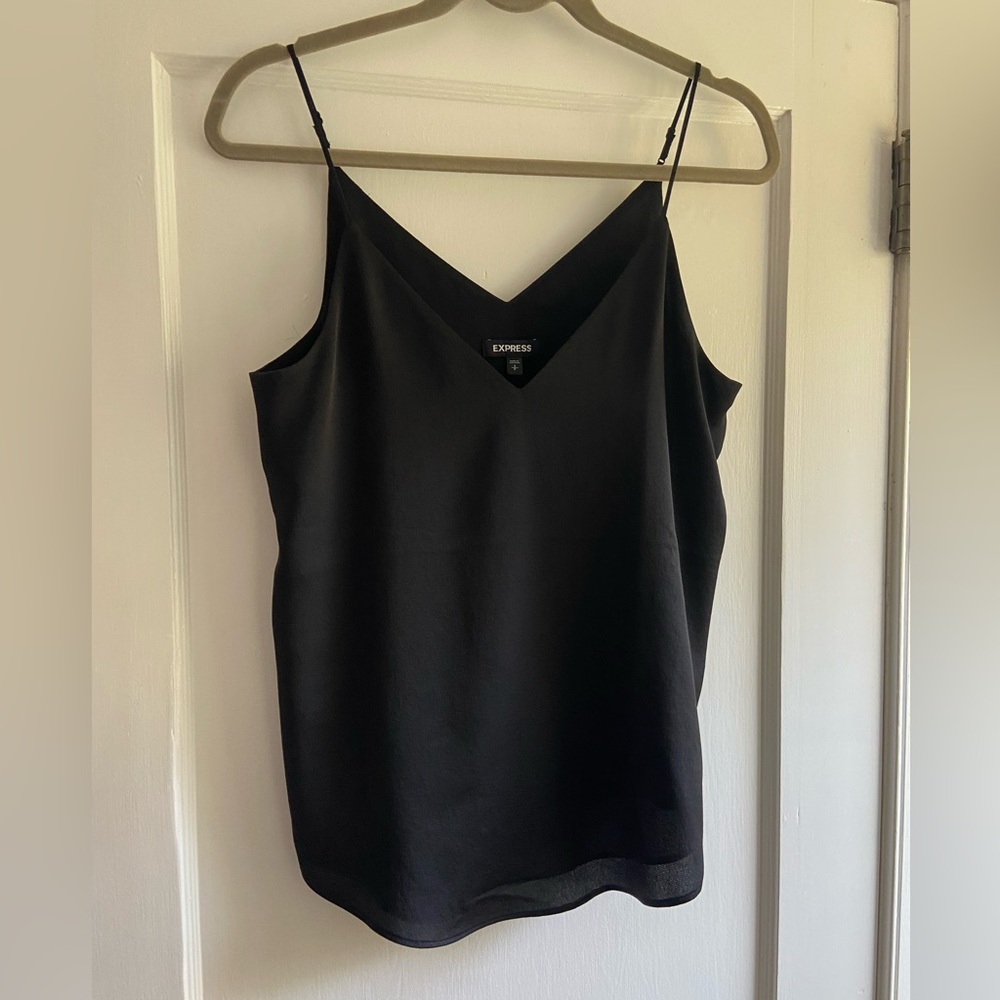 Express 🖤 Black Flowy Tank Small